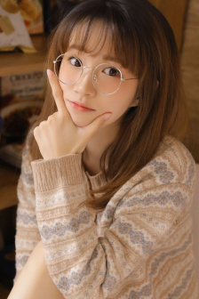 唐一菲个人资料